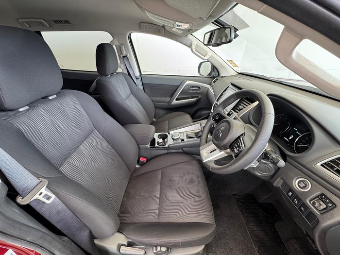 2024 Mitsubishi Pajero Sport GLS