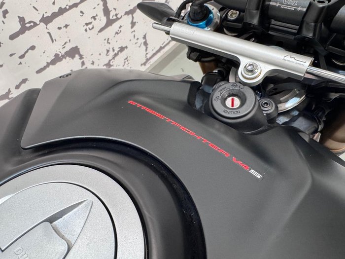 2021 Ducati Streetfighter V4 S Streetfighter Black