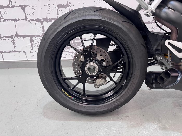 2021 Ducati Streetfighter V4 S Streetfighter Black