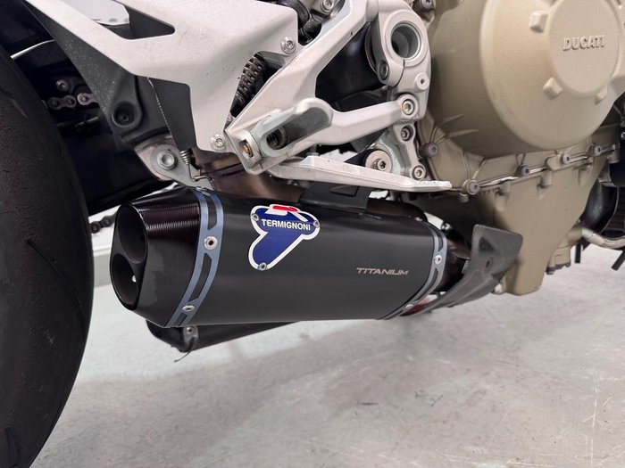 2021 Ducati Streetfighter V4 S Streetfighter Black