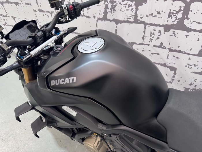 2021 Ducati Streetfighter V4 S Streetfighter Black