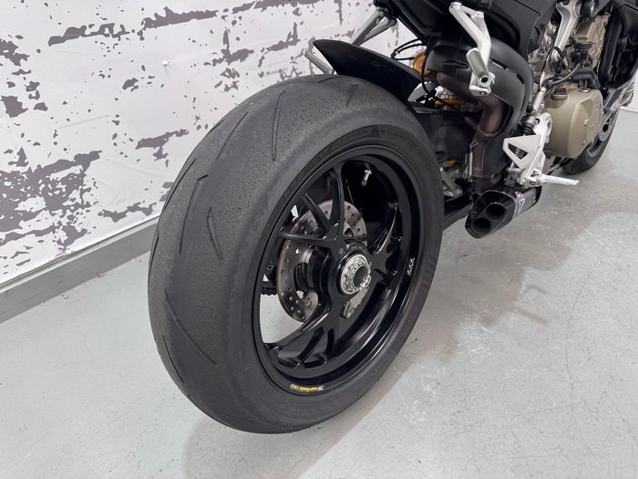 2021 Ducati Streetfighter V4 S Streetfighter Black