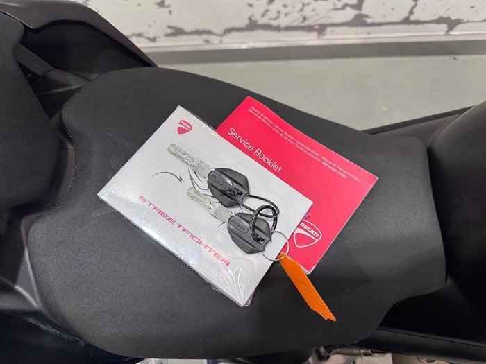 2021 Ducati Streetfighter V4 S Streetfighter Black