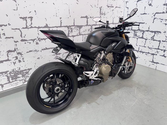 2021 Ducati Streetfighter V4 S Streetfighter Black