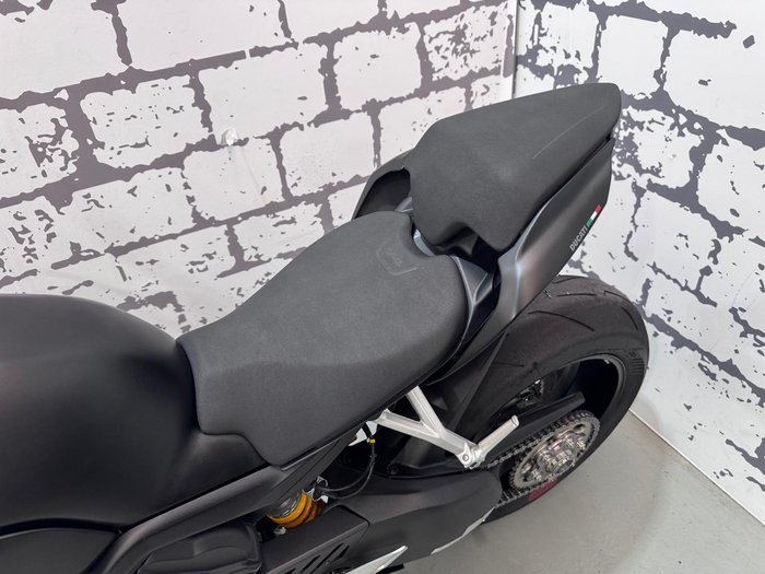 2021 Ducati Streetfighter V4 S Streetfighter Black