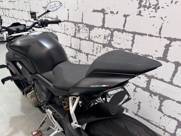 2021 Ducati Streetfighter V4 S Streetfighter Black