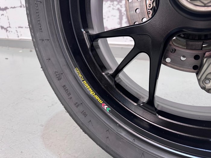 2021 Ducati Streetfighter V4 S Streetfighter Black