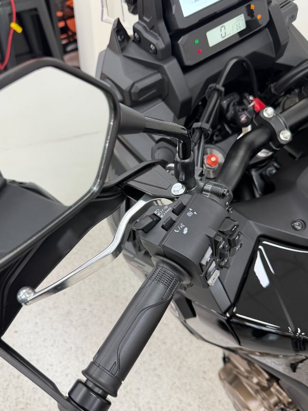 2025 Honda CRF1100A AFRICA TWIN (ABS) Black