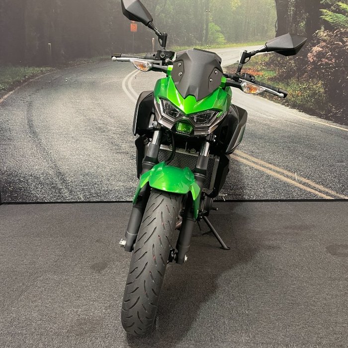 2024 Kawasaki Z500 Green