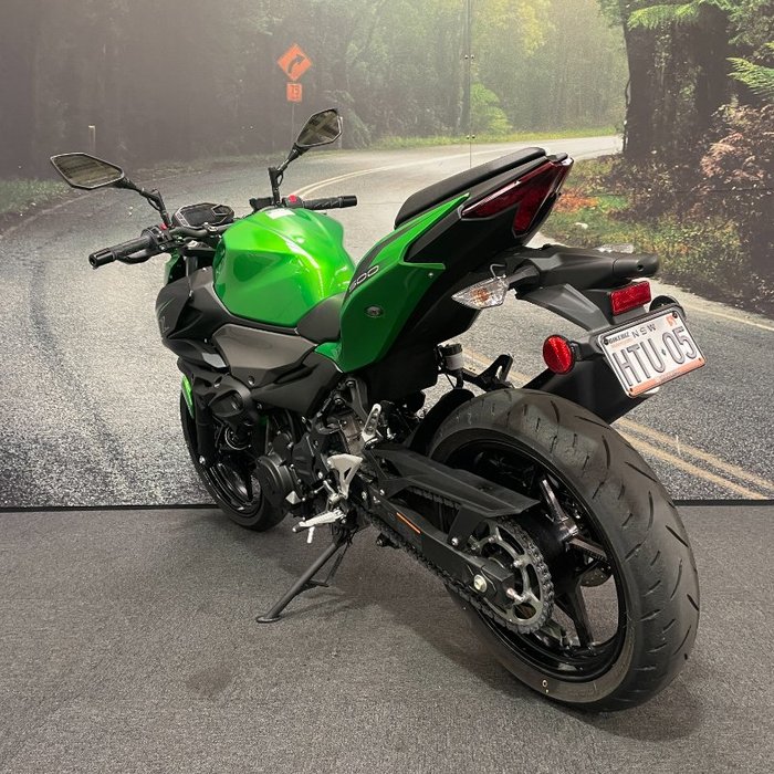 2024 Kawasaki Z500 Green