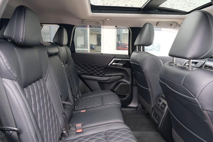 2024 Mitsubishi Outlander Exceed