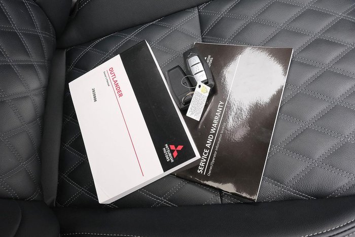 2024 Mitsubishi Outlander Exceed