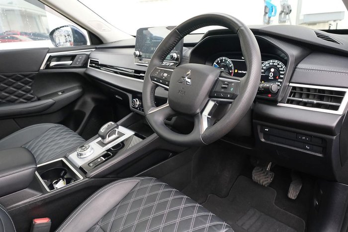 2024 Mitsubishi Outlander Exceed