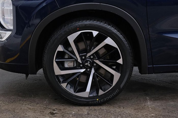 2024 Mitsubishi Outlander Exceed