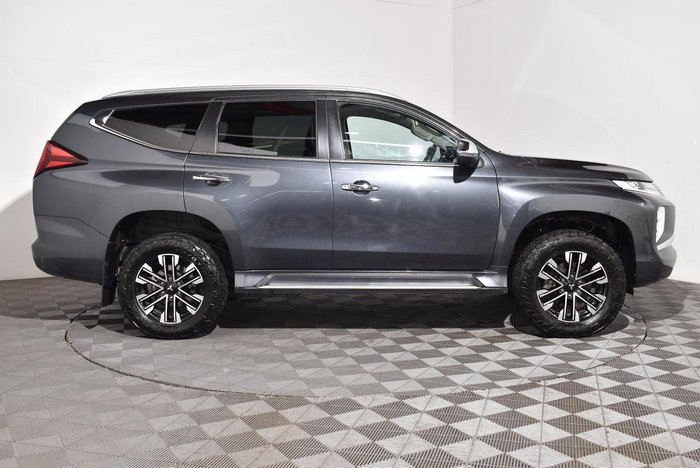 2021 Mitsubishi Pajero Sport GLS