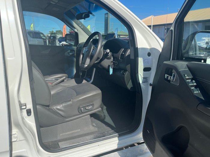 2012 Nissan Navara ST-X