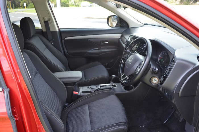 2016 Mitsubishi Outlander LS