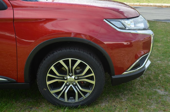 2016 Mitsubishi Outlander LS