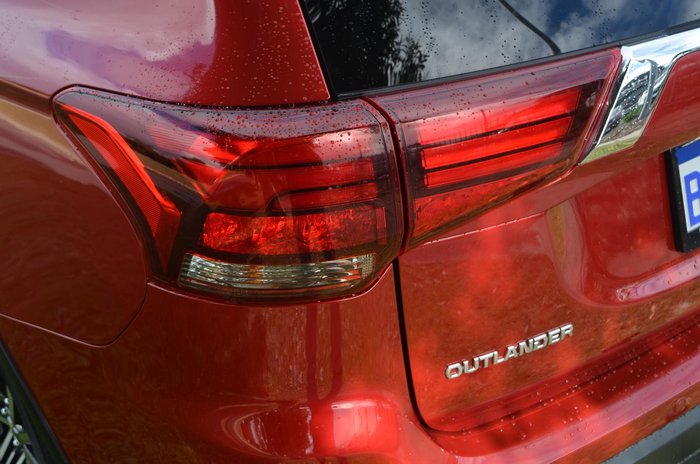 2016 Mitsubishi Outlander LS