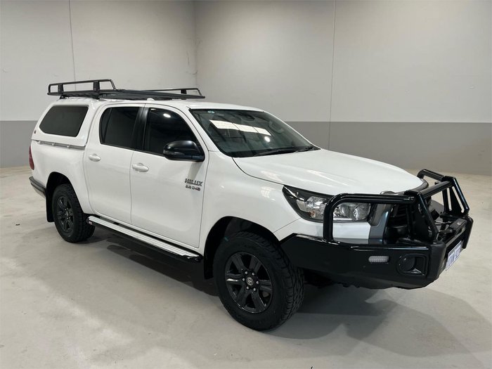 2022 Toyota Hilux SR