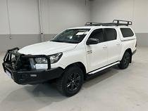 2022 Toyota Hilux SR