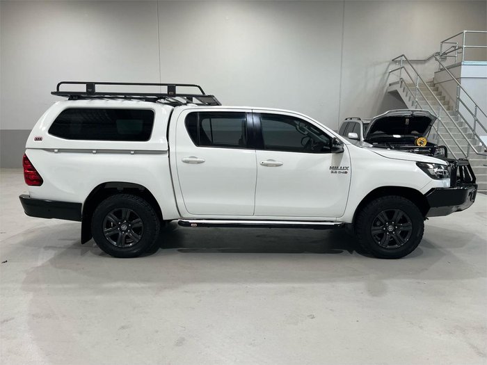 2022 Toyota Hilux SR