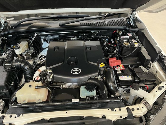 2022 Toyota Hilux SR