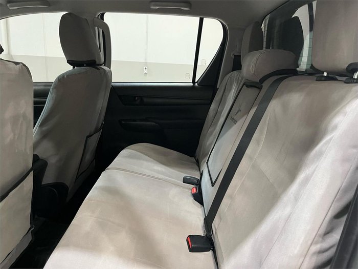 2022 Toyota Hilux SR