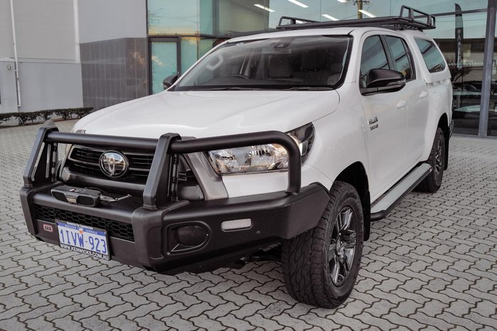 2022 Toyota Hilux SR