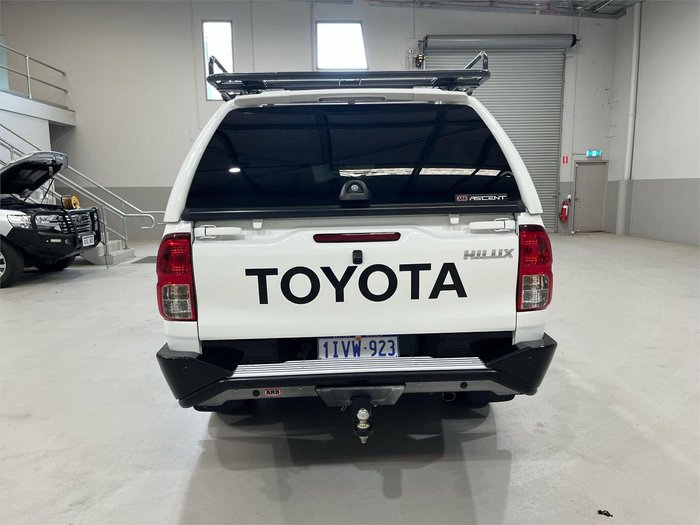 2022 Toyota Hilux SR