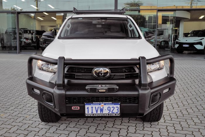 2022 Toyota Hilux SR