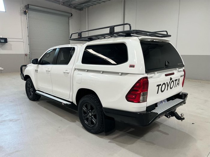2022 Toyota Hilux SR