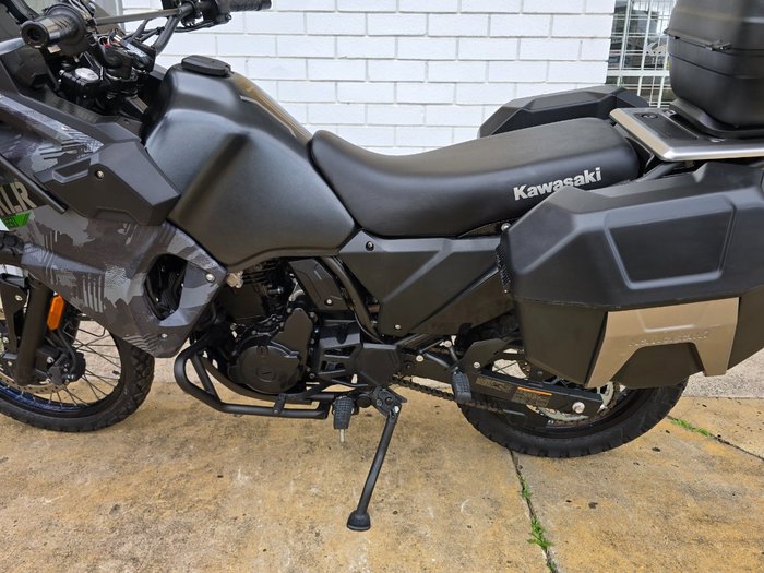 2023 Kawasaki KLR650 (KL650) ADVENTURE GRAYSTONE/FURNACE ORANGE