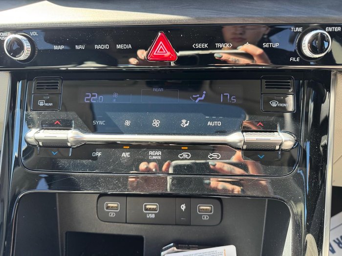 2024 Kia Carnival Platinum KA4 MY23 Panthera Metal