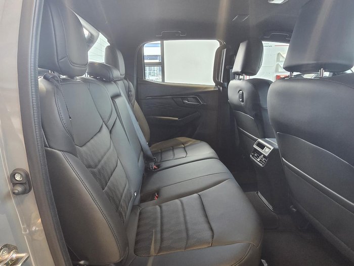 2025 Isuzu D-MAX BLADE