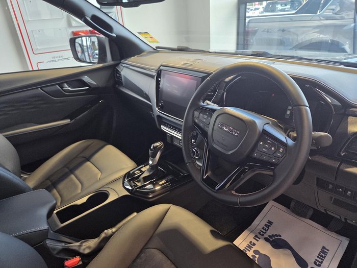 2025 Isuzu D-MAX BLADE