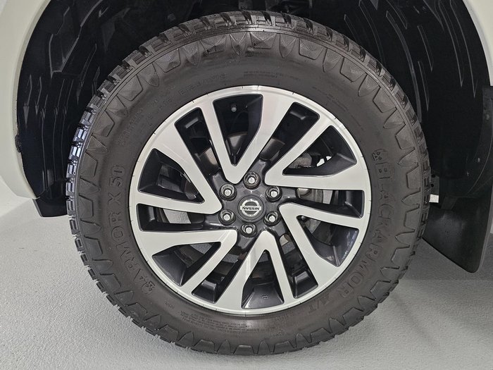 2020 Nissan Navara ST-X