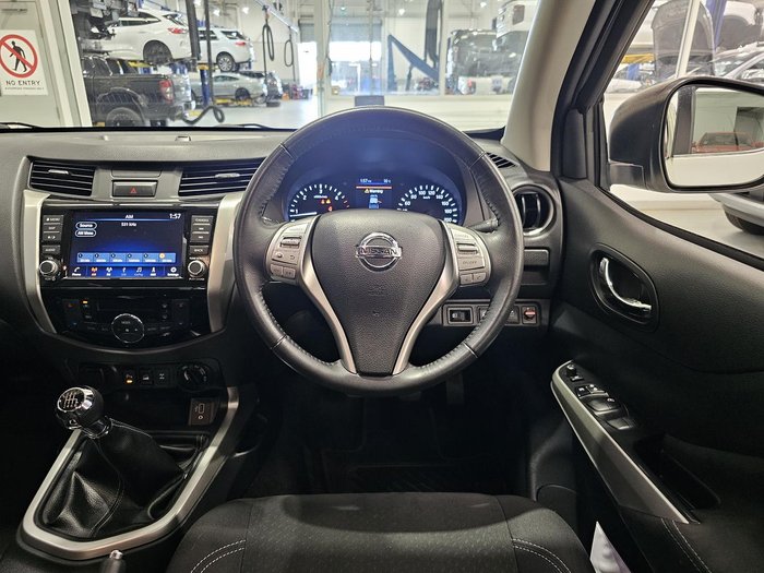 2020 Nissan Navara ST-X