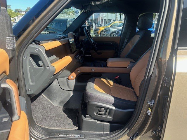 2023 Land Rover Defender 110 D300 X