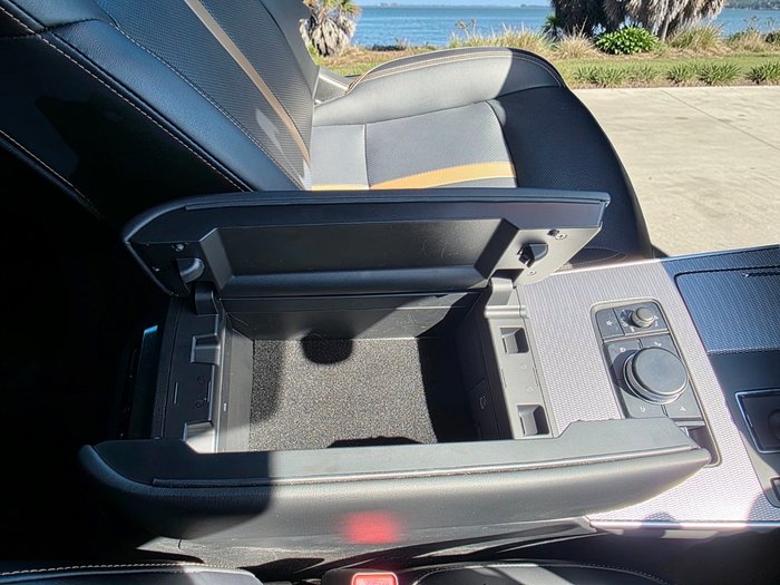 2025 Mazda CX-80 G40e Azami