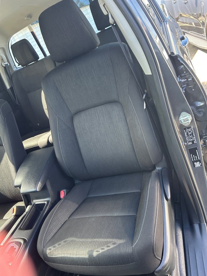 2025 Toyota HiLux SR