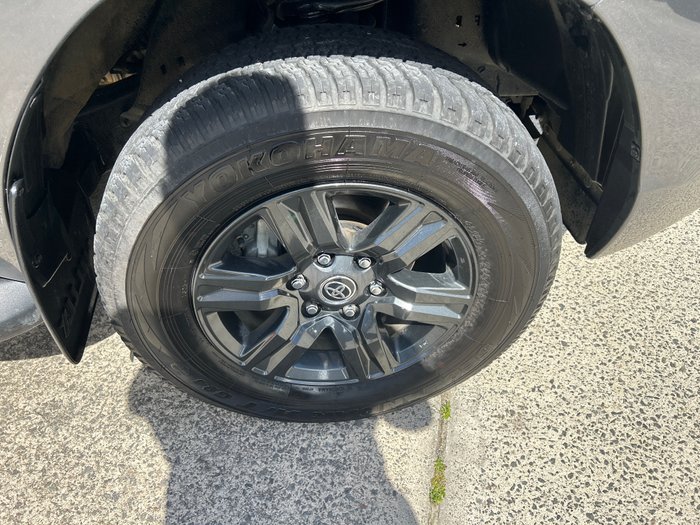 2025 Toyota HiLux SR