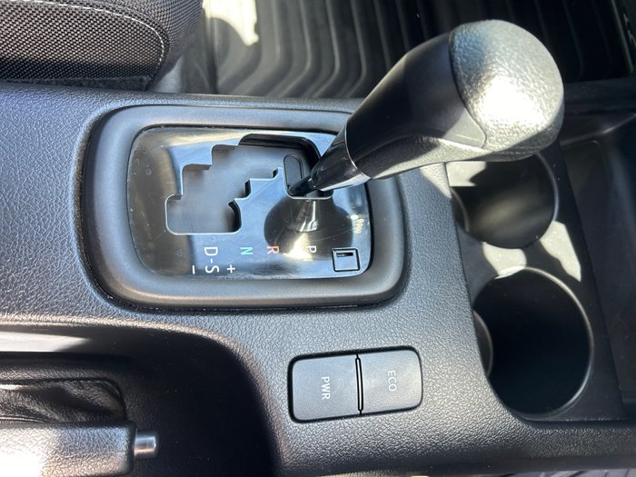 2025 Toyota HiLux SR