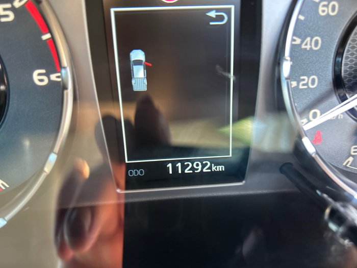 2025 Toyota HiLux SR