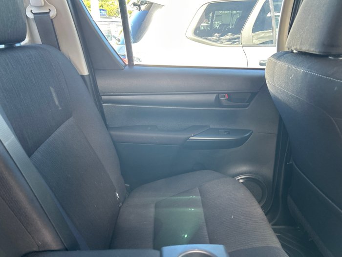 2025 Toyota HiLux SR