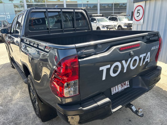 2025 Toyota HiLux SR