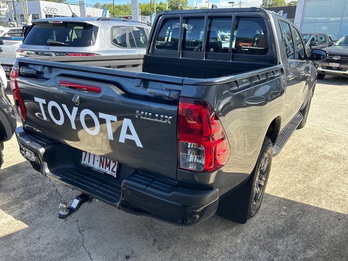 2025 Toyota HiLux SR