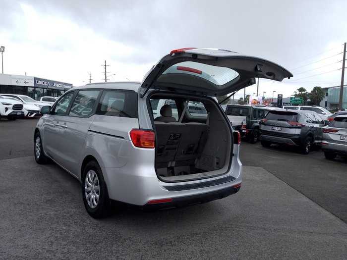 2018 Kia Carnival S