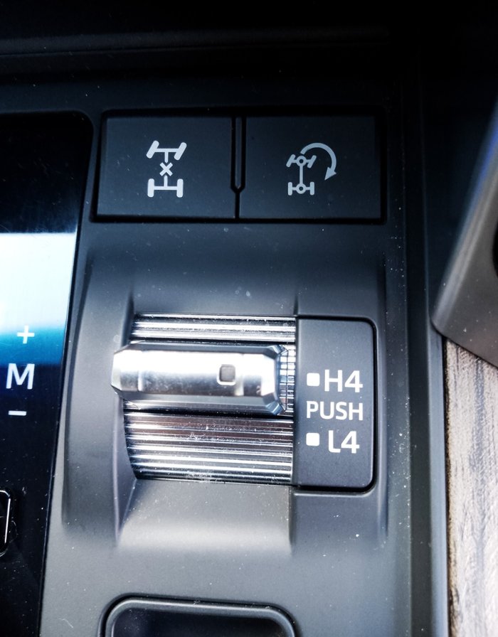 2023 Toyota LandCruiser VX