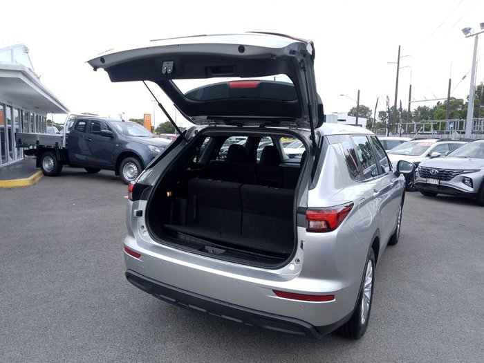 2022 Mitsubishi Outlander ES